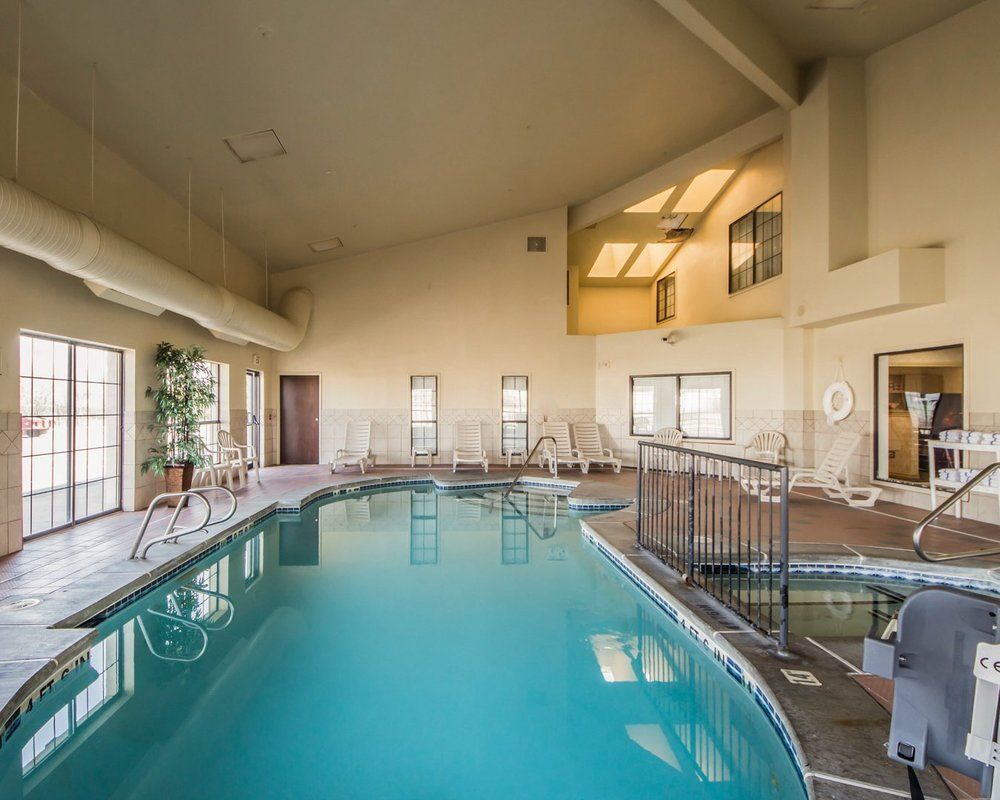 Rodeway Inn & Suites East I 44 - photo 8
