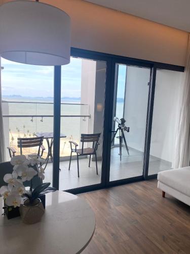 Căn hộ cao cấp tại ALaCarte Ha Long Bay Hotel Residence — 4-Star Luxury Hotel in Ha Long, Vietnam