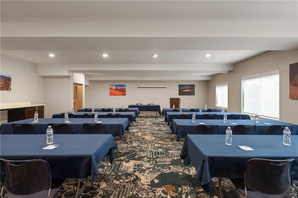 La Quinta Inn & Suites by Wyndham Moab - photo 43
