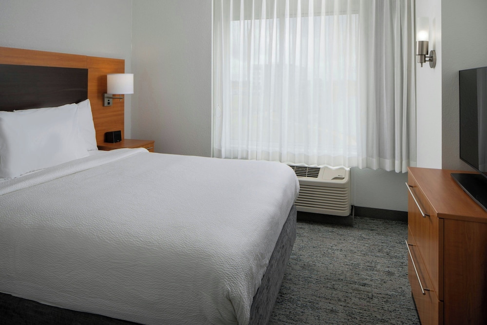 TownePlace Suites Huntsville West Redstone Gateway - photo 4