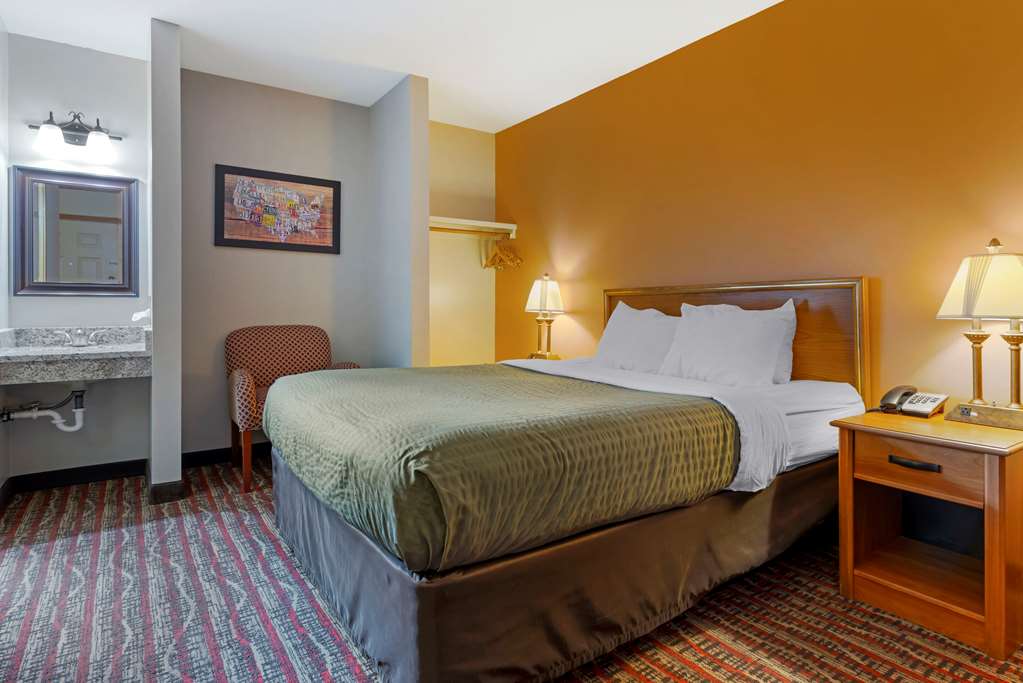 Econo Lodge Lakeview - photo 22