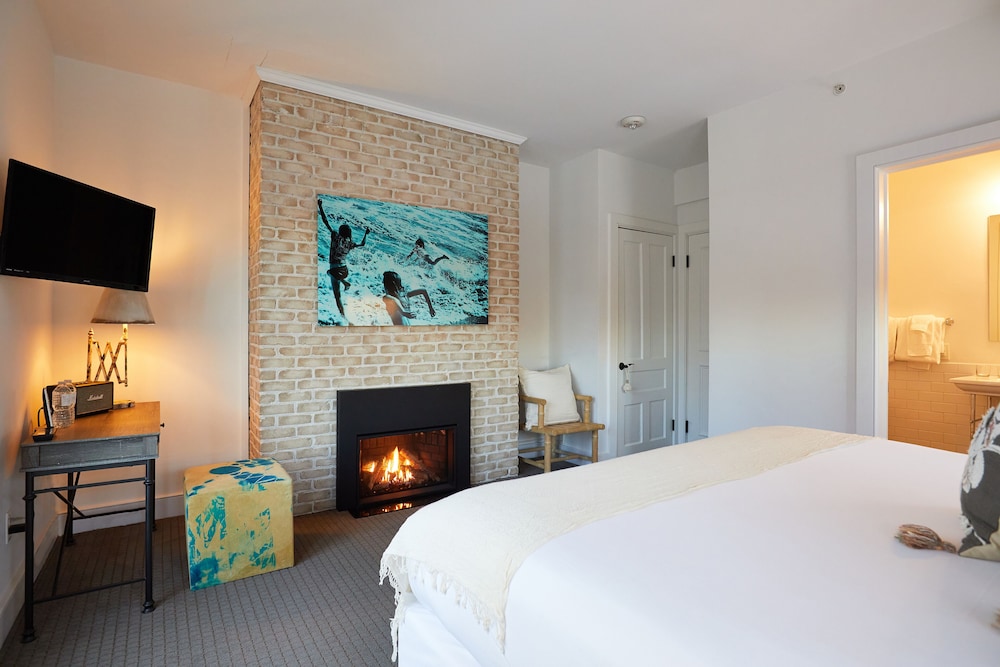Shelter Harbor Inn - photo 11