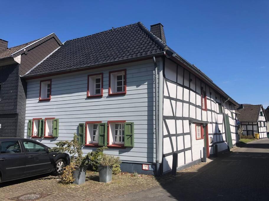 Die Kleine Villa Olefant Im Historischen Ortskern Von Schleiden Olef — 4-Star Luxury Hotel in Schleiden, Germany