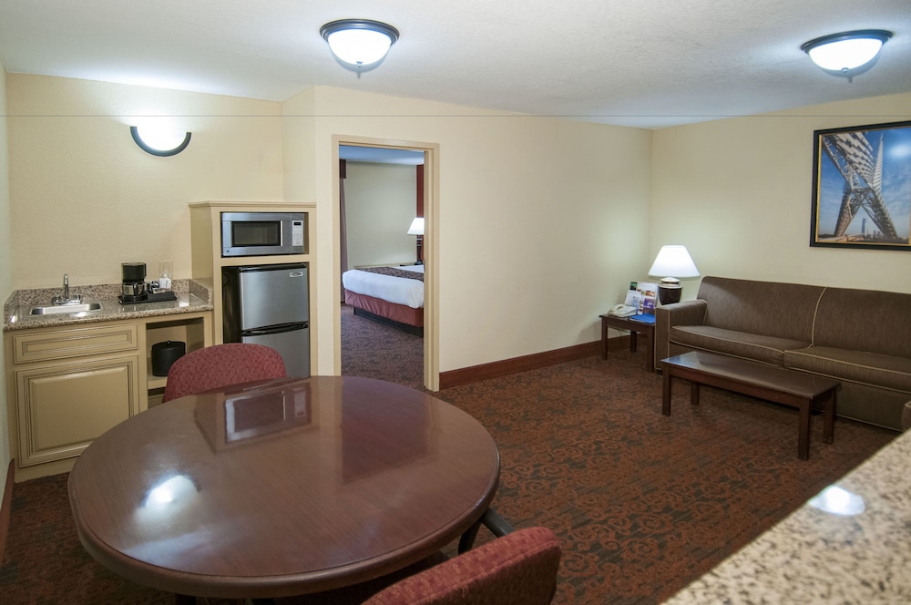 Governor's Suites Hotel Oklahoma City Airport Area - photo 11