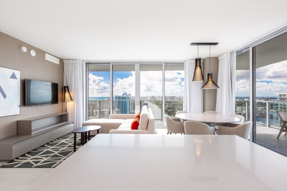 Hyde Beach House Luxury resort 3 Bedroom Condo by RedAwning - photo 14