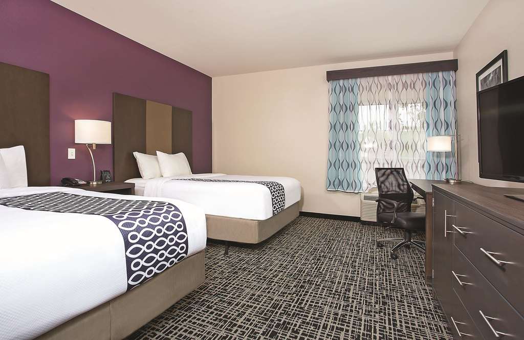 La Quinta Inn & Suites by Wyndham Chattanooga Lookout Mtn - photo 24