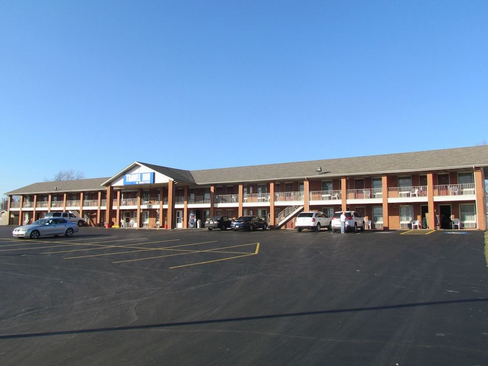 Travel Inn & Suites — hotel in Frankfort