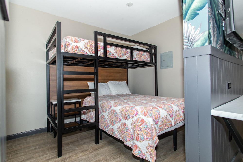 Magnolia Tree Hotel Near Anaheim Convention Center - photo 6
