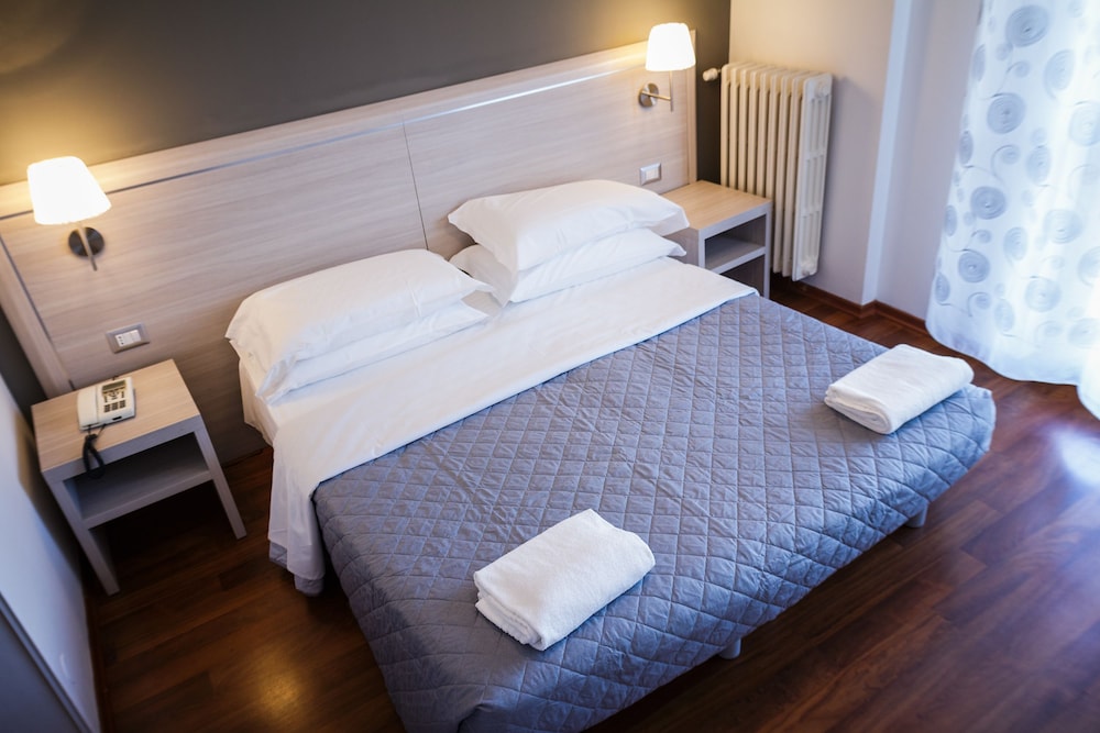 Twelve Hotel — Moncalieri