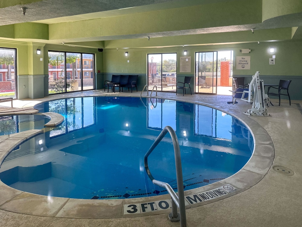 Holiday Inn Express Hotel & Suites Ennis by IHG - photo 14
