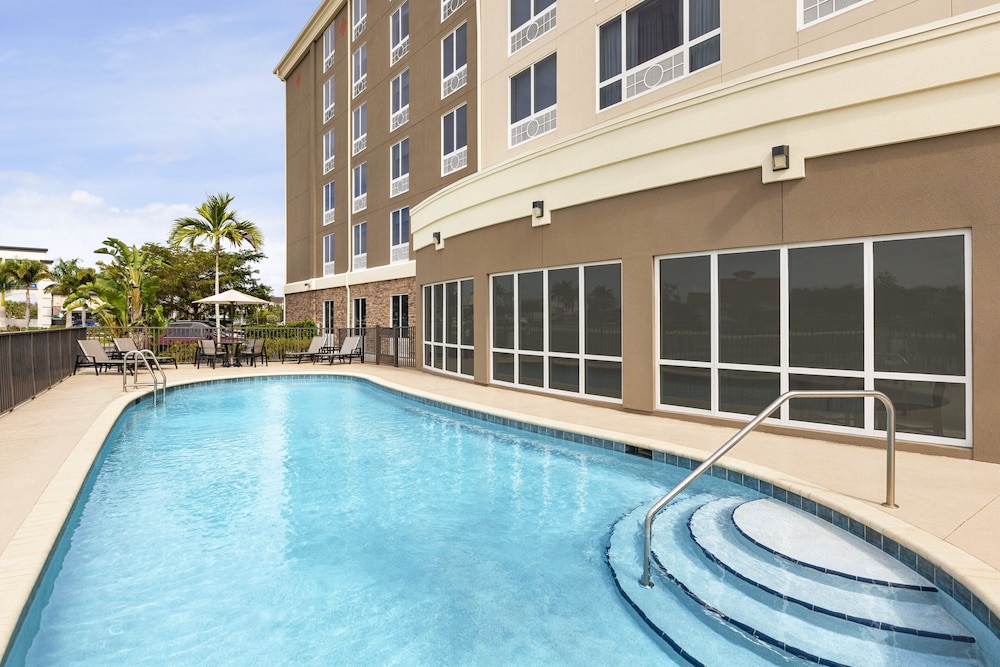 Holiday Inn Express Hotel & Suites Fort Myers East The Forum by IHG - photo 16