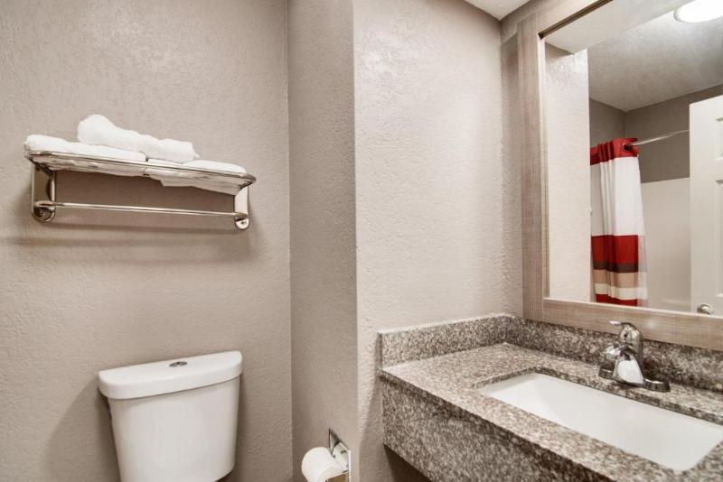 Red Roof Inn & Suites Pensacola NAS Corry - photo 13