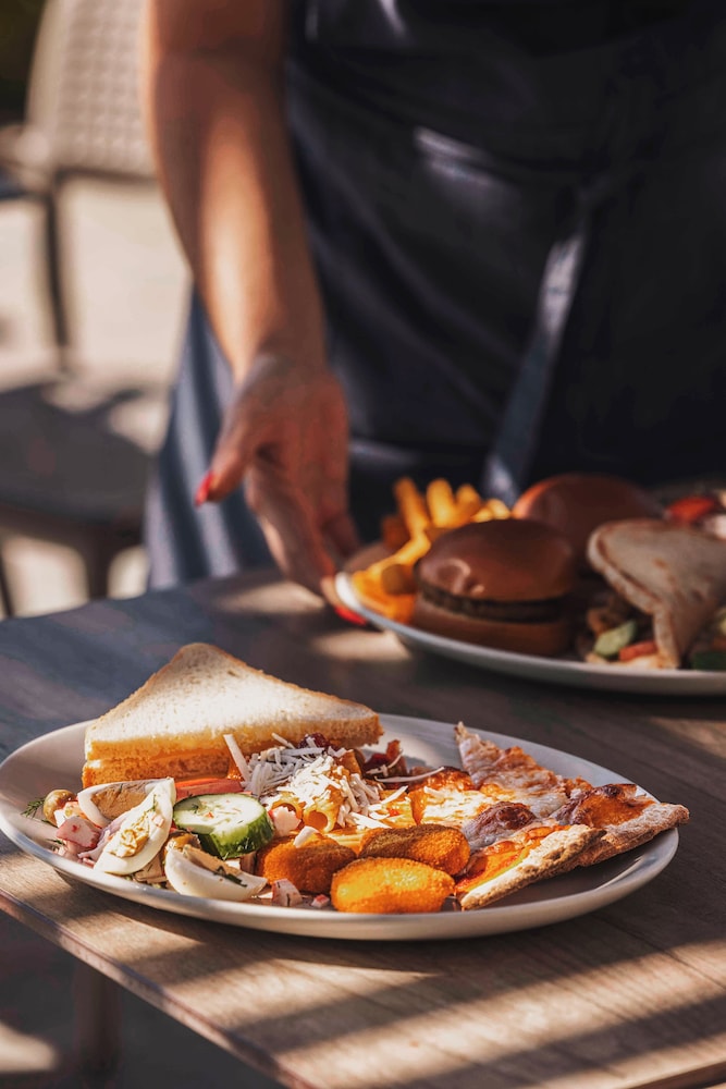 מזון ומשקאות