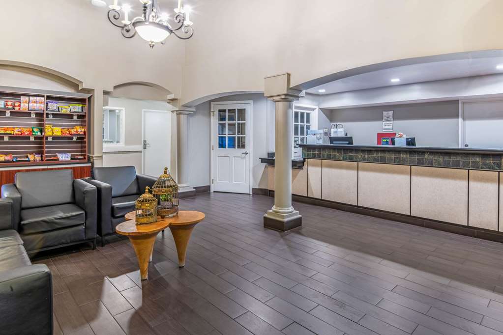 La Quinta Inn by Wyndham San Antonio Brooks City Base - photo 7