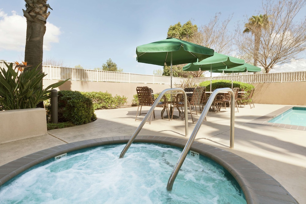 Hilton Garden Inn Gilroy - photo 25