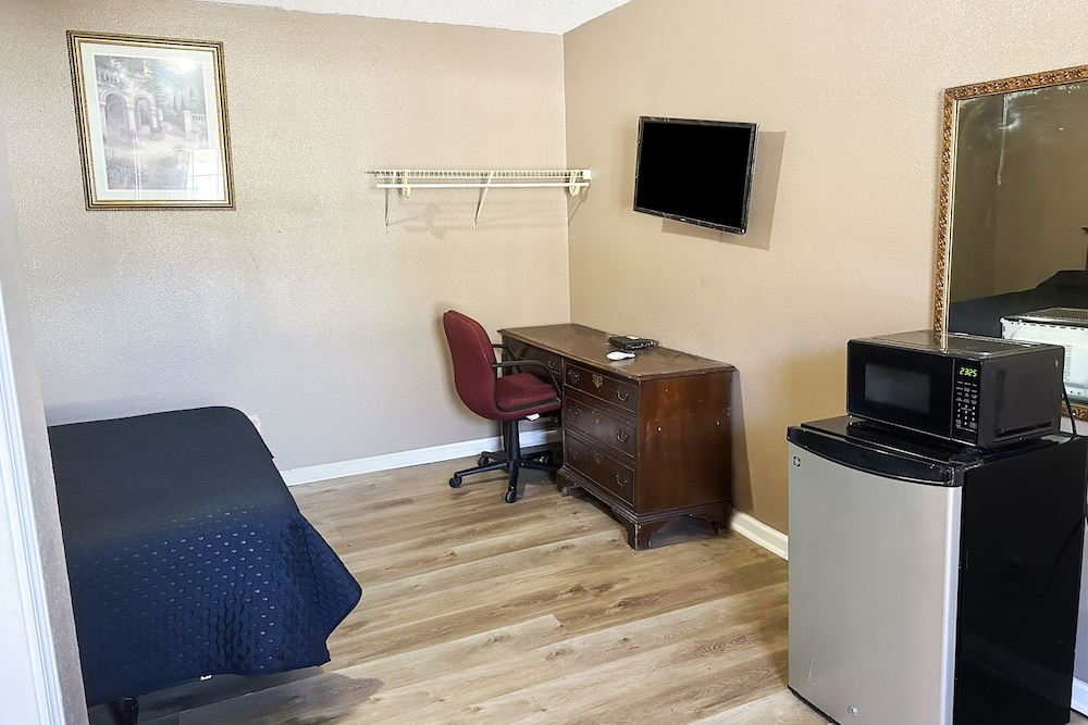 Sparta Seven Motel By OYO near Milledgeville - photo 17