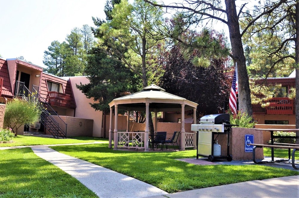 Pinecliff Village Resort - photo 39