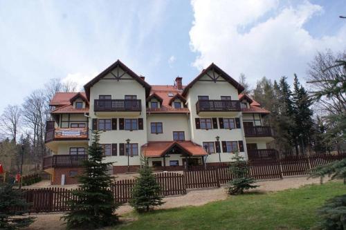 Apartament Poręba dwupoziomowy 8 osobowy — 4-Star Luxury Hotel in Szklarska Poreba, Poland