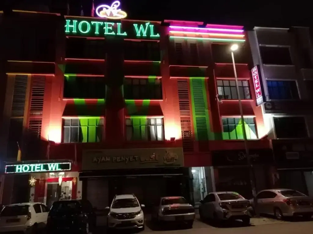 Wl Hotel - last minute hotel in Shah Alam