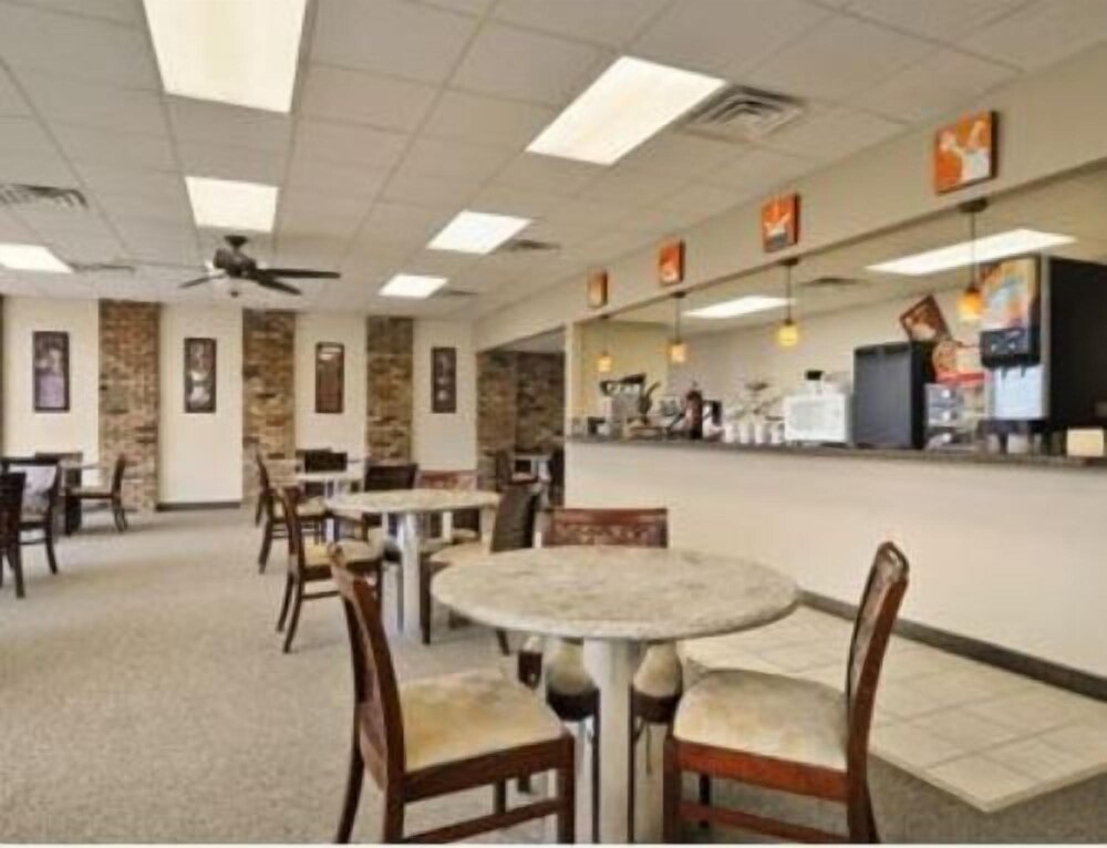 University Inn College Station - photo 20