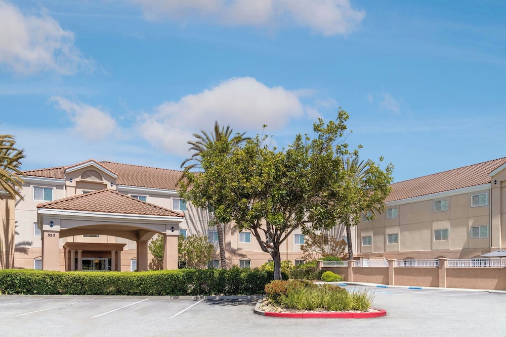 Fairfield Inn & Suites by Marriott San Francisco San Carlos - photo 42
