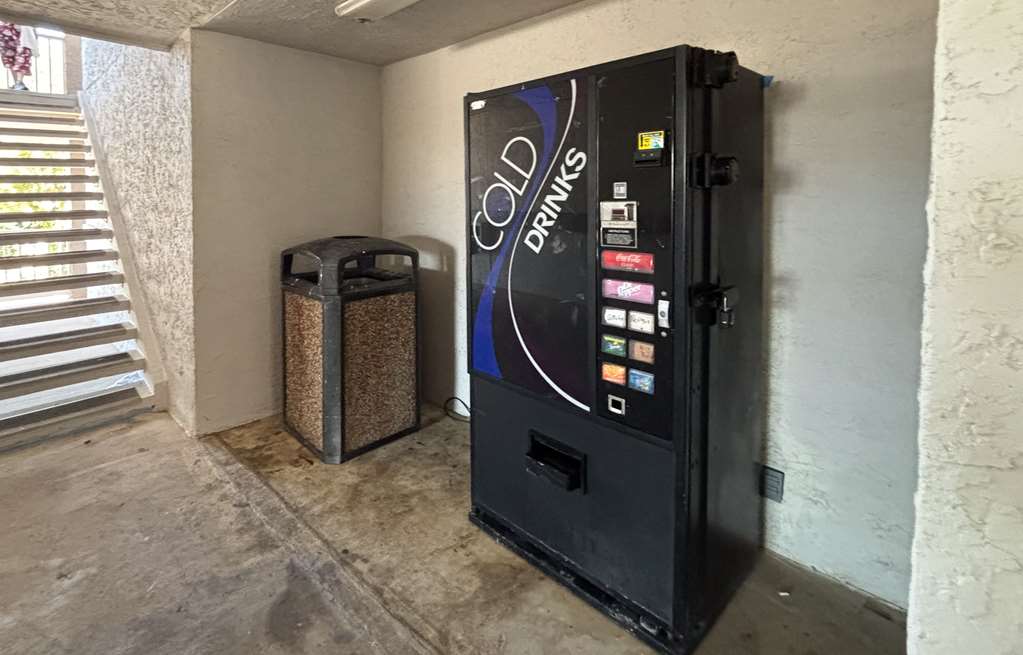 OYO Hotel Irving DFW Airport North - photo 25