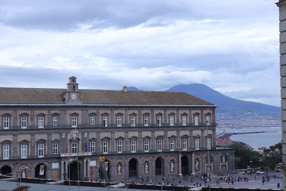 Mecla Suites - last minute hotel in Naples