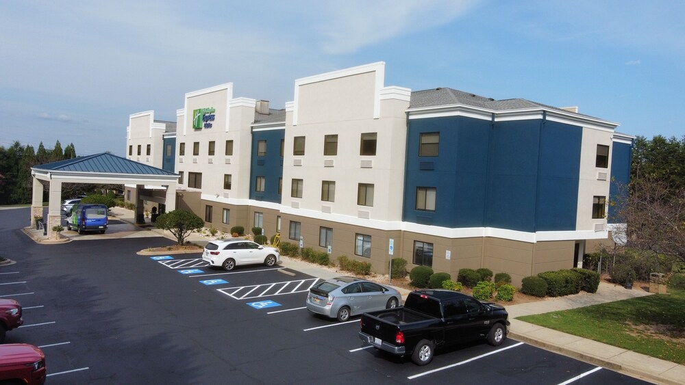 Holiday Inn Express & Suites Greenville Airport by IHG - photo 64