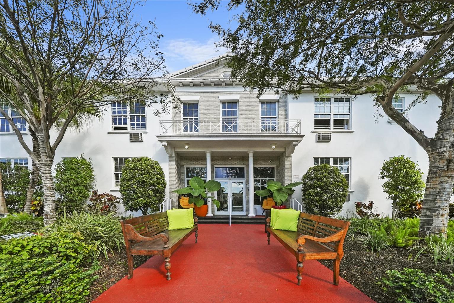 Tradewinds Apartment Hotel pet-friendly hotel Miami Beach
