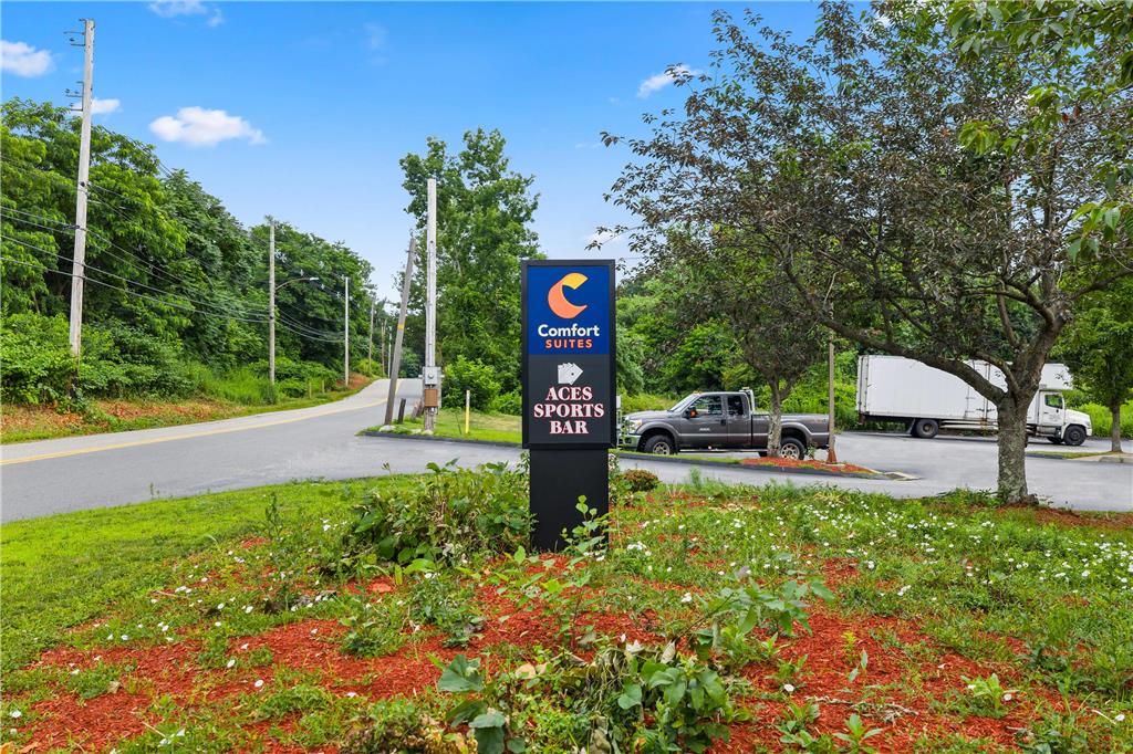 Comfort Suites Near Casinos Norwich Uncasville CT - photo 9