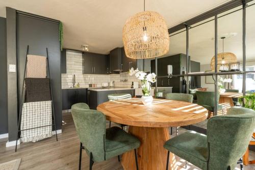 Luxury Green Point Apartment