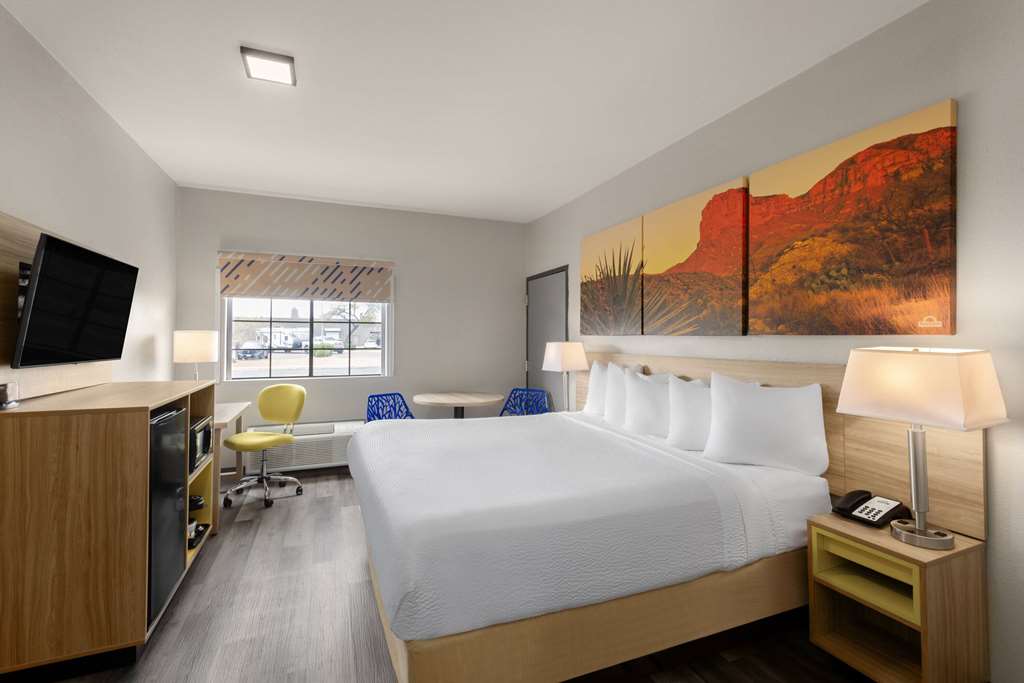 Days Inn & Suites by Wyndham Tucson Marana - photo 26