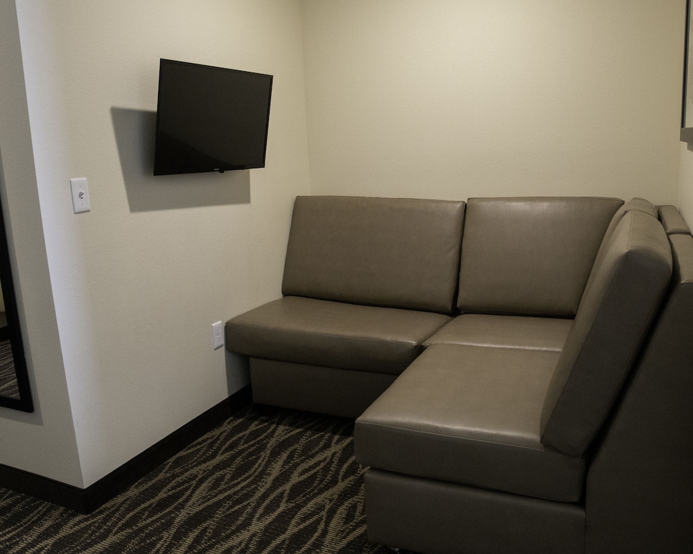 Cobblestone Hotel & Suites Two Rivers - photo 16