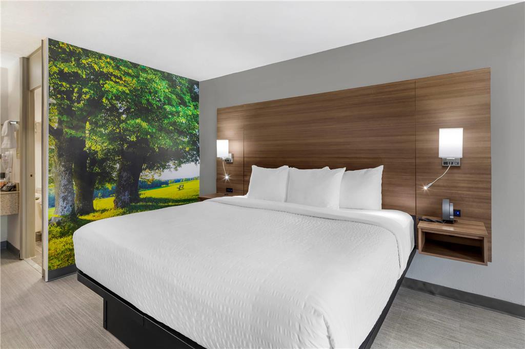 Clarion Pointe Morrow Atlanta South - photo 20