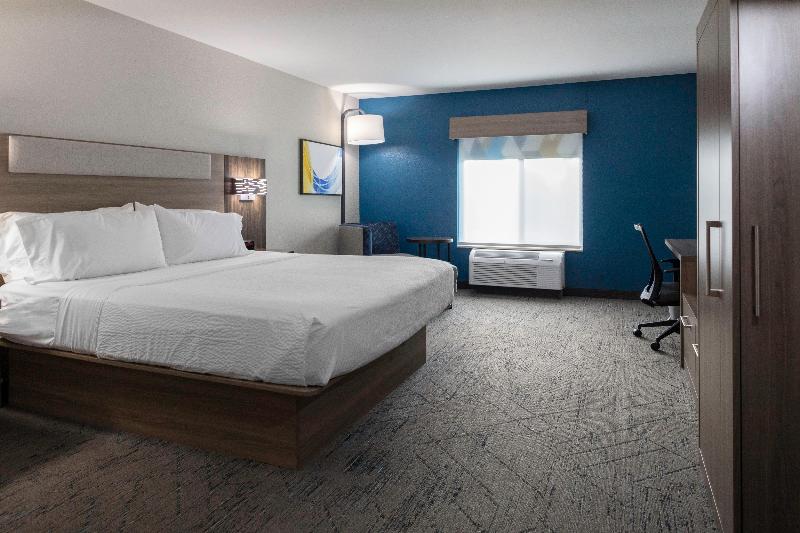 Holiday Inn Express & Suites Roanoke Rapids SE by IHG - photo 22