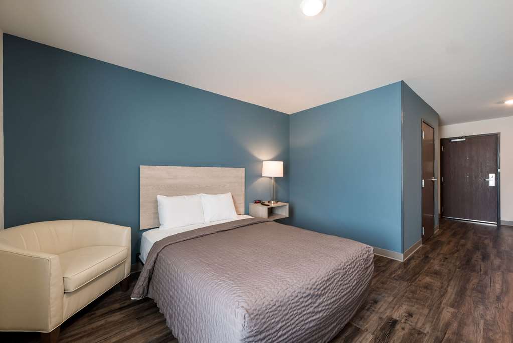 WoodSpring Suites Greensboro High Point North - photo 9