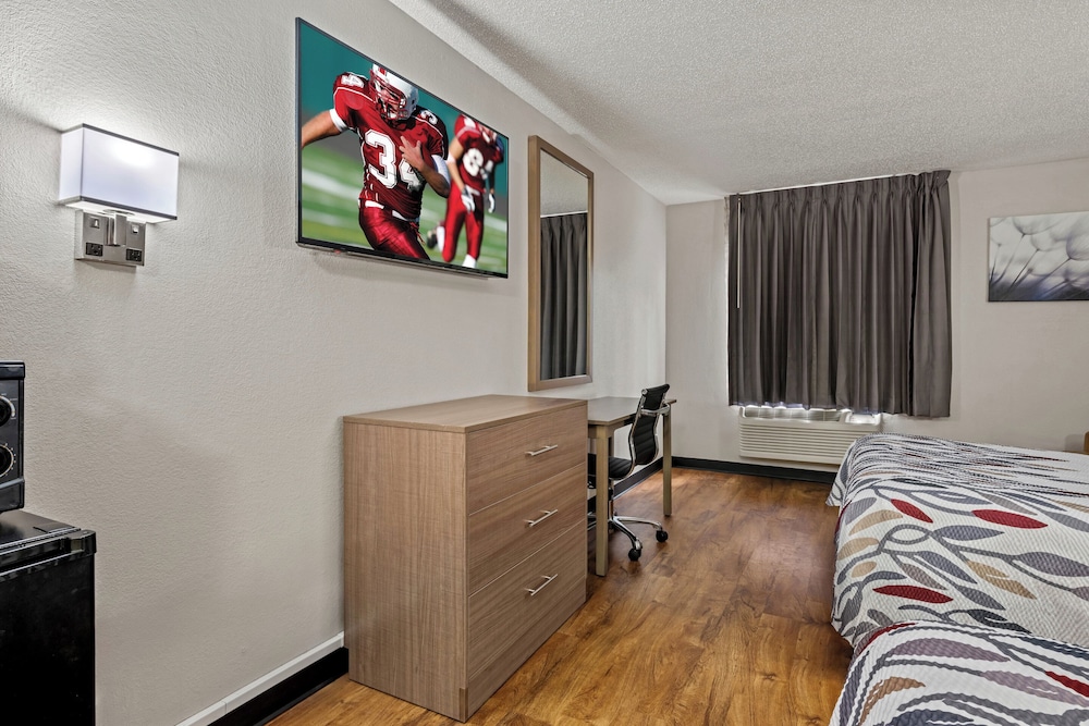 Red Roof Inn Charlotte University - photo 11