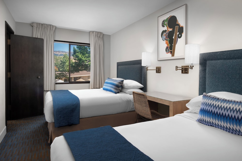 Ashland Hills Hotel & Suites - photo 21