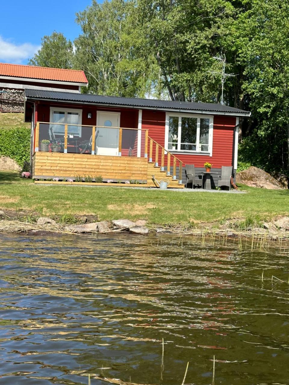 Sommarstuga med sjötomt och brygga — hotel in Hedemora