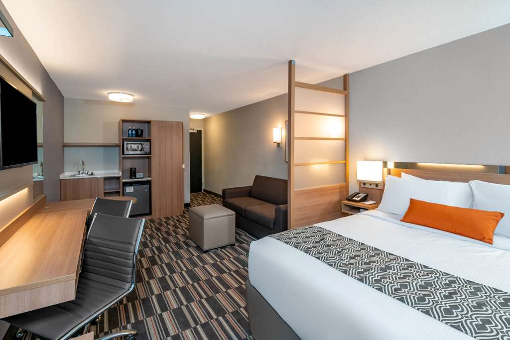 Microtel Inn & Suites by Wyndham Carlisle - photo 8
