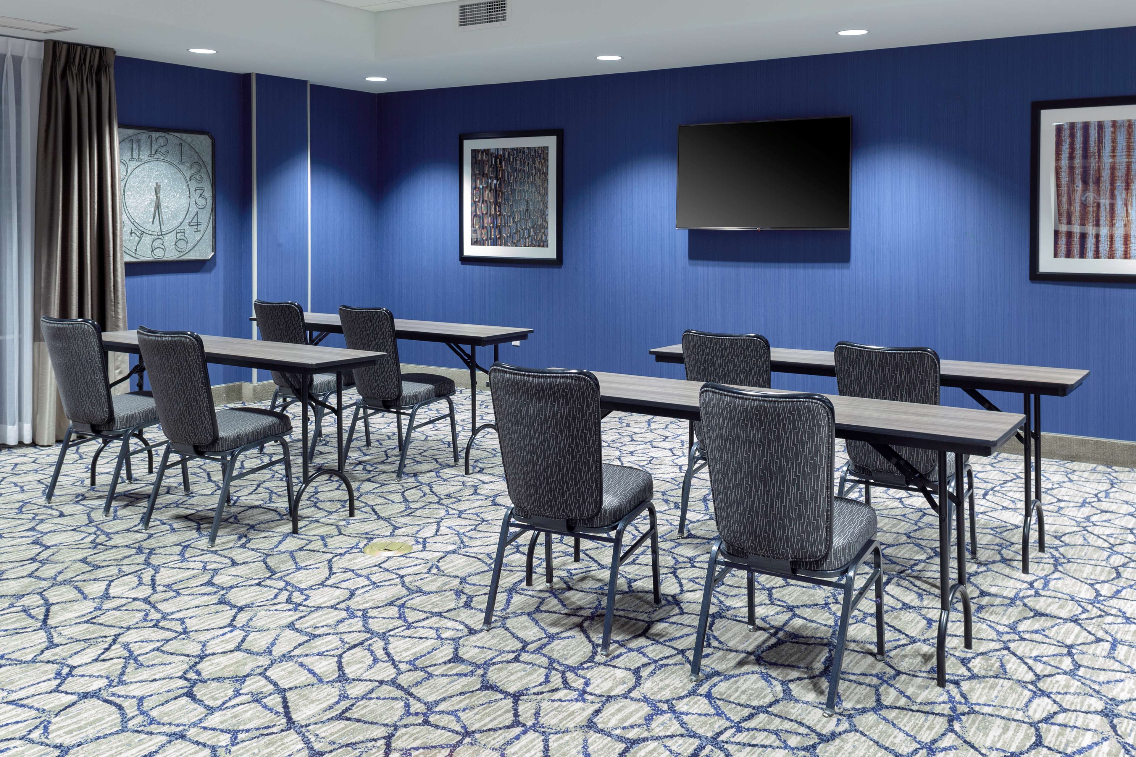 Hampton Inn & Suites Overland Park South - photo 17