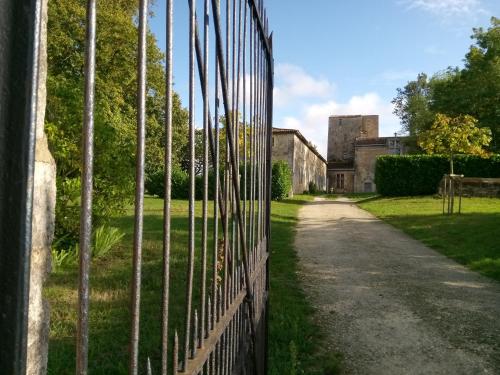 Chateau De Champdolent — Saint-Savinien — photo 2