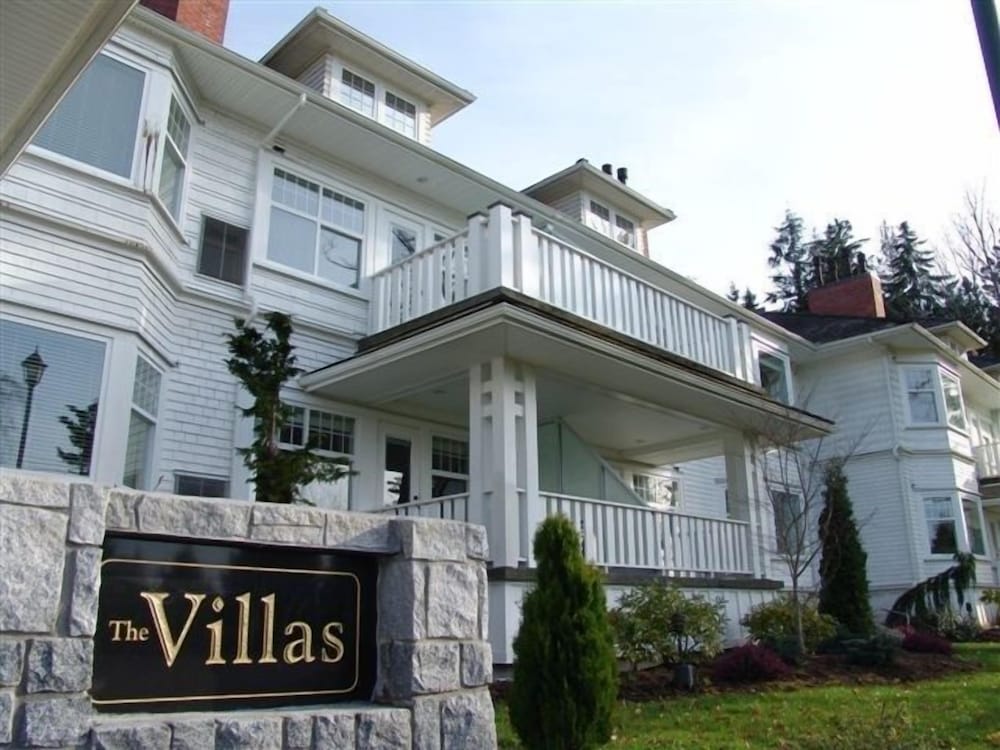 Crown Mansion Boutique Hotel & Villas in Nanaimo, Canada