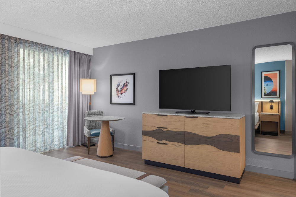 DoubleTree by Hilton Phoenix Midtown - photo 6
