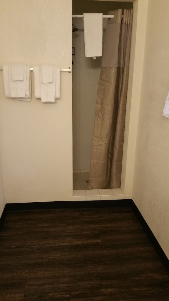 Ontario Inn - photo 27