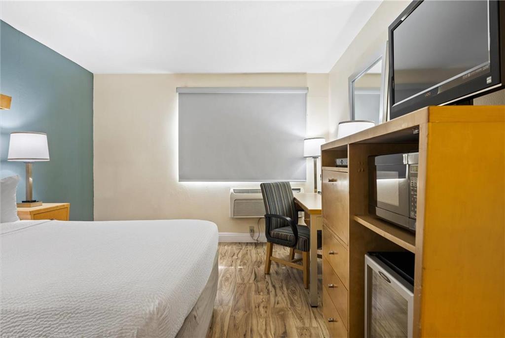 Days Inn by Wyndham Woodland - photo 24