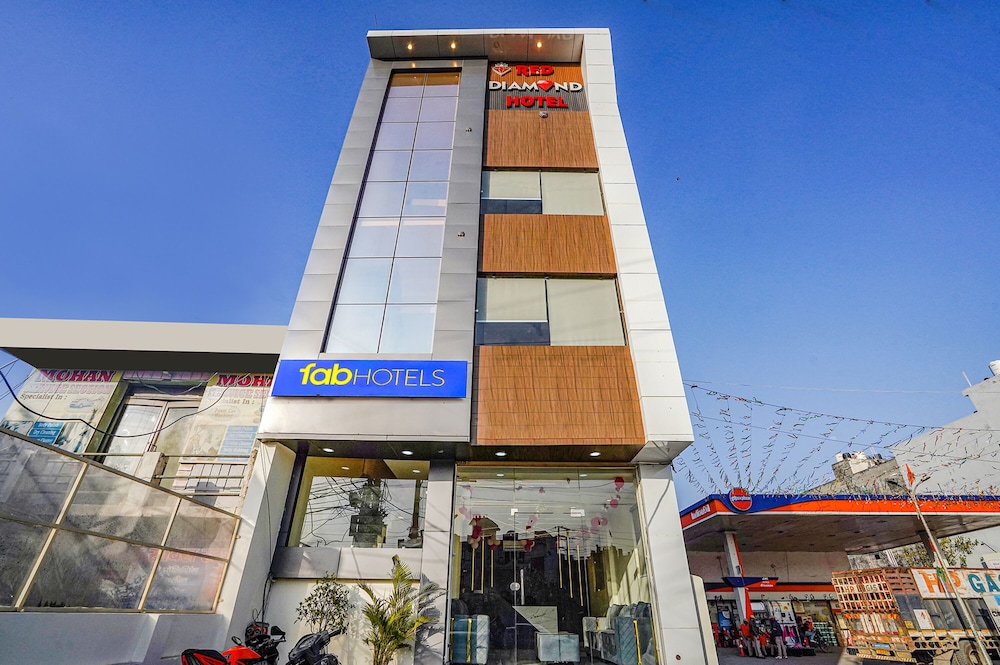 Fabexpress Red Diamond in Ghaziabad, India