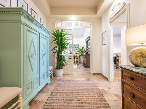 Chic House: Stylish And Central — 4-Star Luxury Hotel in Cagliari, Italy