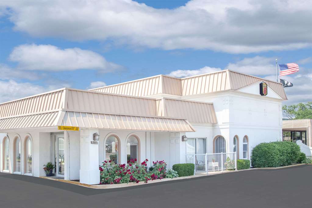 Super 8 by Wyndham Morton Grove Chicago — hotel in Morton Grove