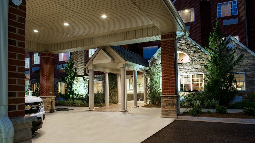 Magnolia Inn & Suites - photo 12